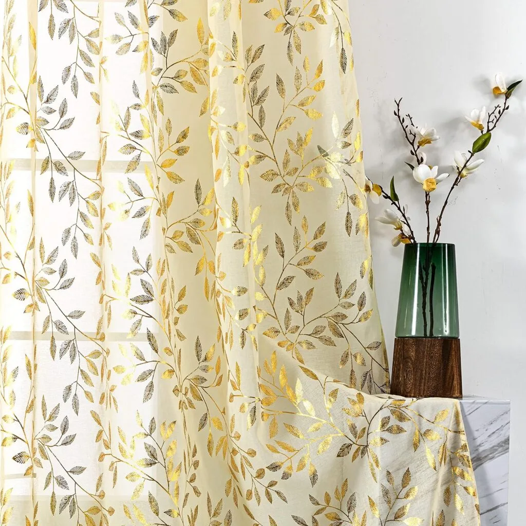 How to Choose Sheer Curtains: Trends and Custom Options
