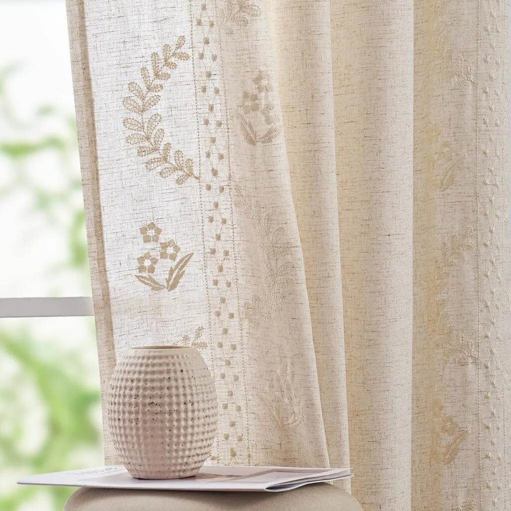 How to Choose Sheer Curtains: Trends and Custom Options
