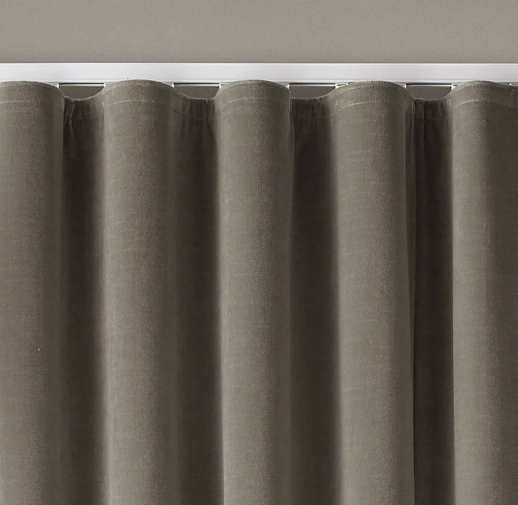 Wave top curtains hanging in uniform S-fold waves