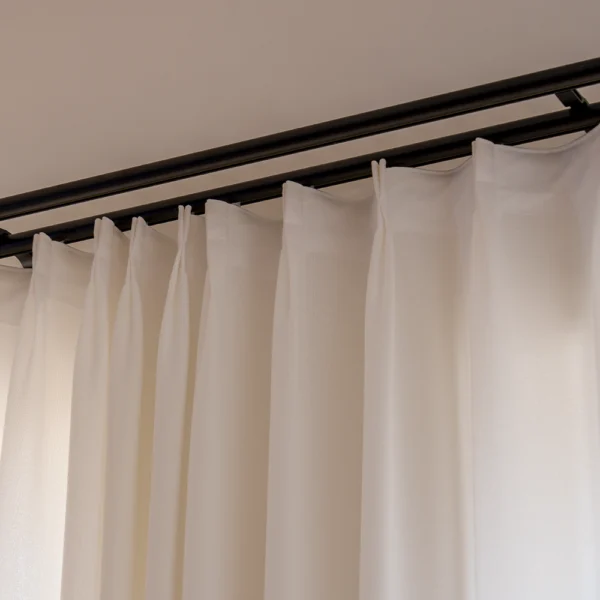 pinch pleat curtain header detail