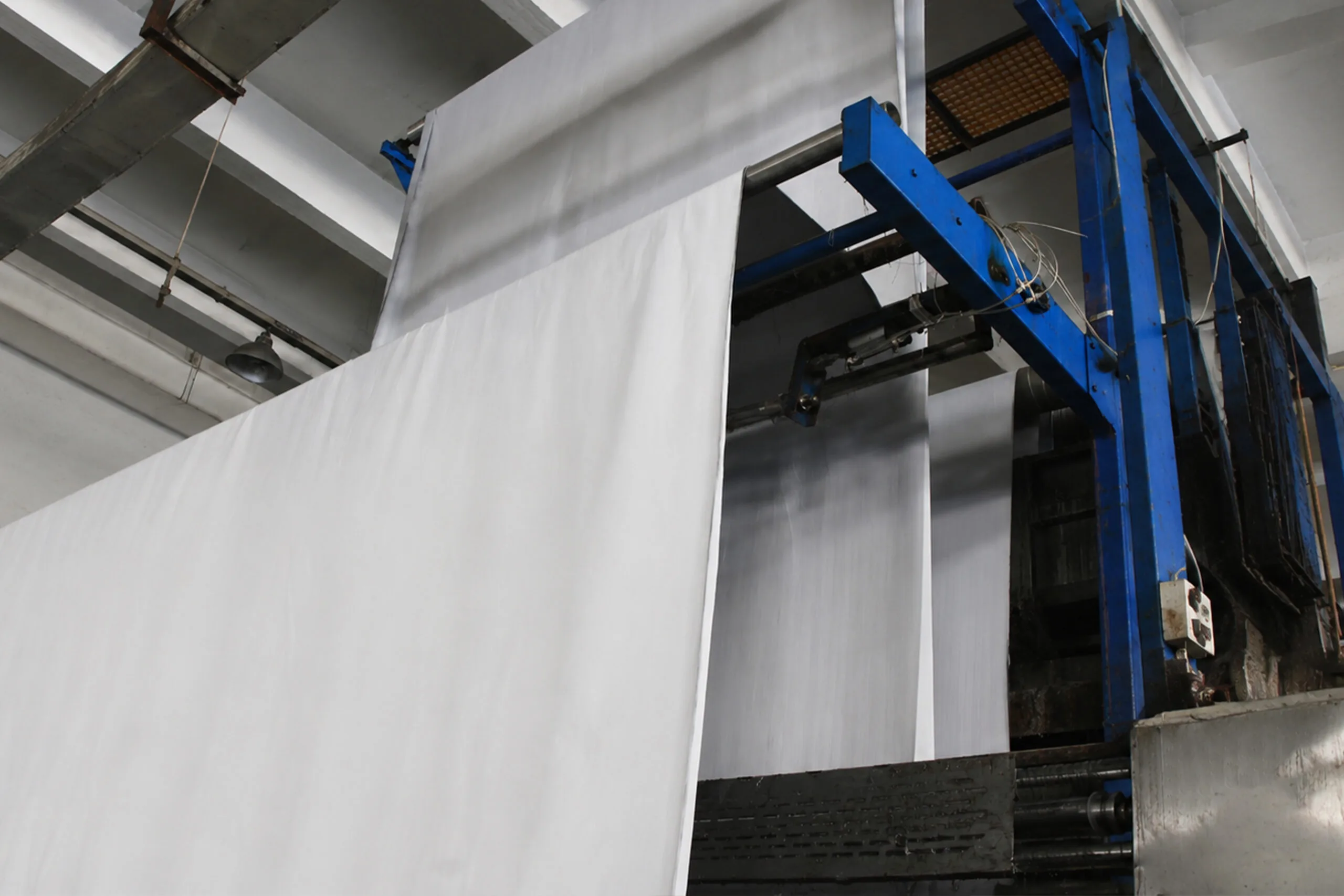 Curtain fabric dyeing and finishing line